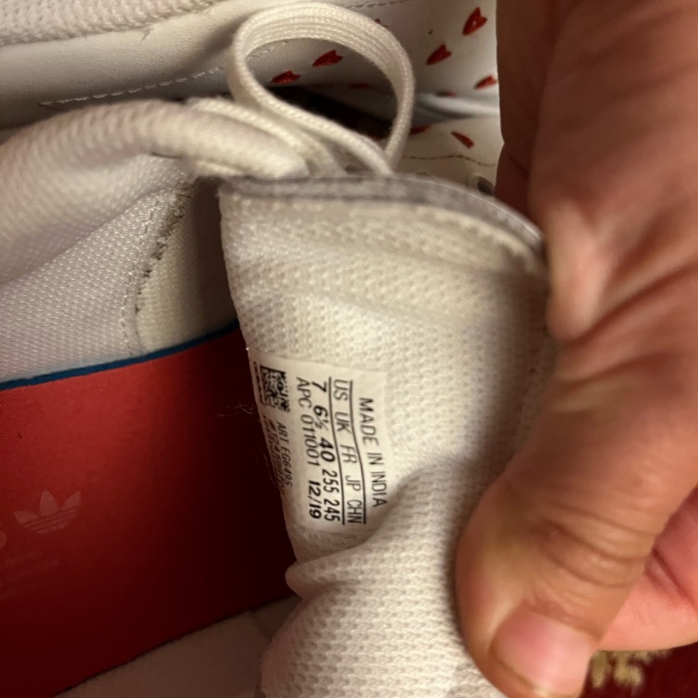 White adidas Stan smith shoes - Picture 3 of 6